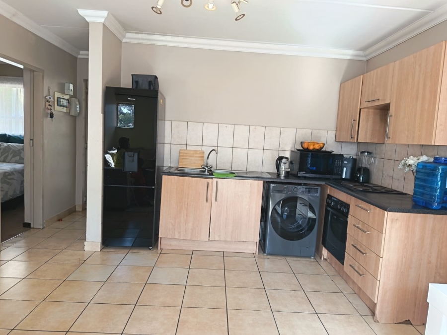 2 Bedroom Property for Sale in Geelhoutpark North West